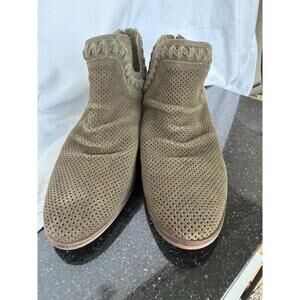Vince Camuto Suede Perforated Ankle Booties Taupe Sz 8M